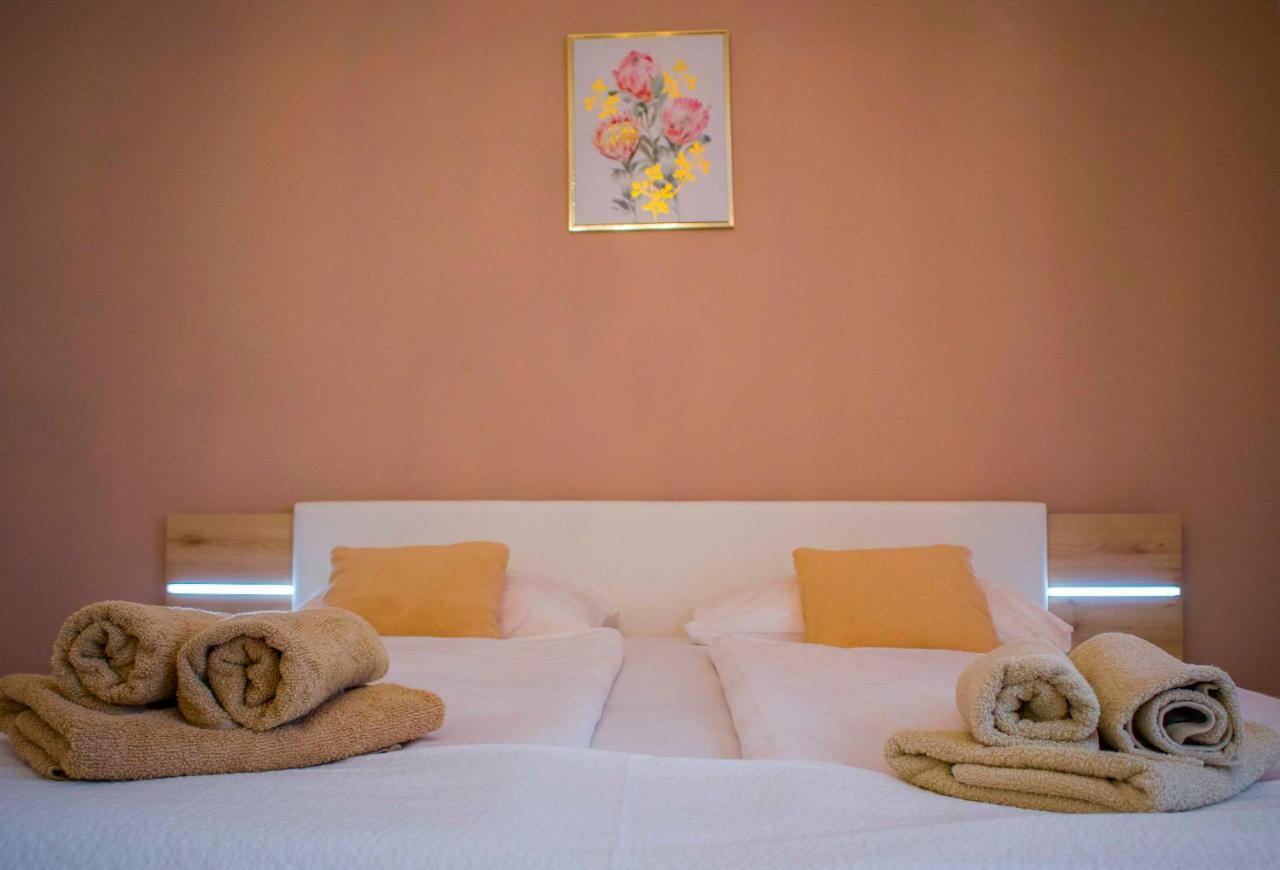 Apartments Mm Podstrana Ngoại thất bức ảnh